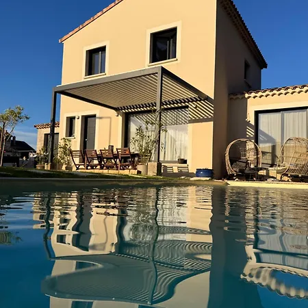 Maison Avec Piscine Et Jacuzzi Proche Avignon * Sauveterre (Gard)